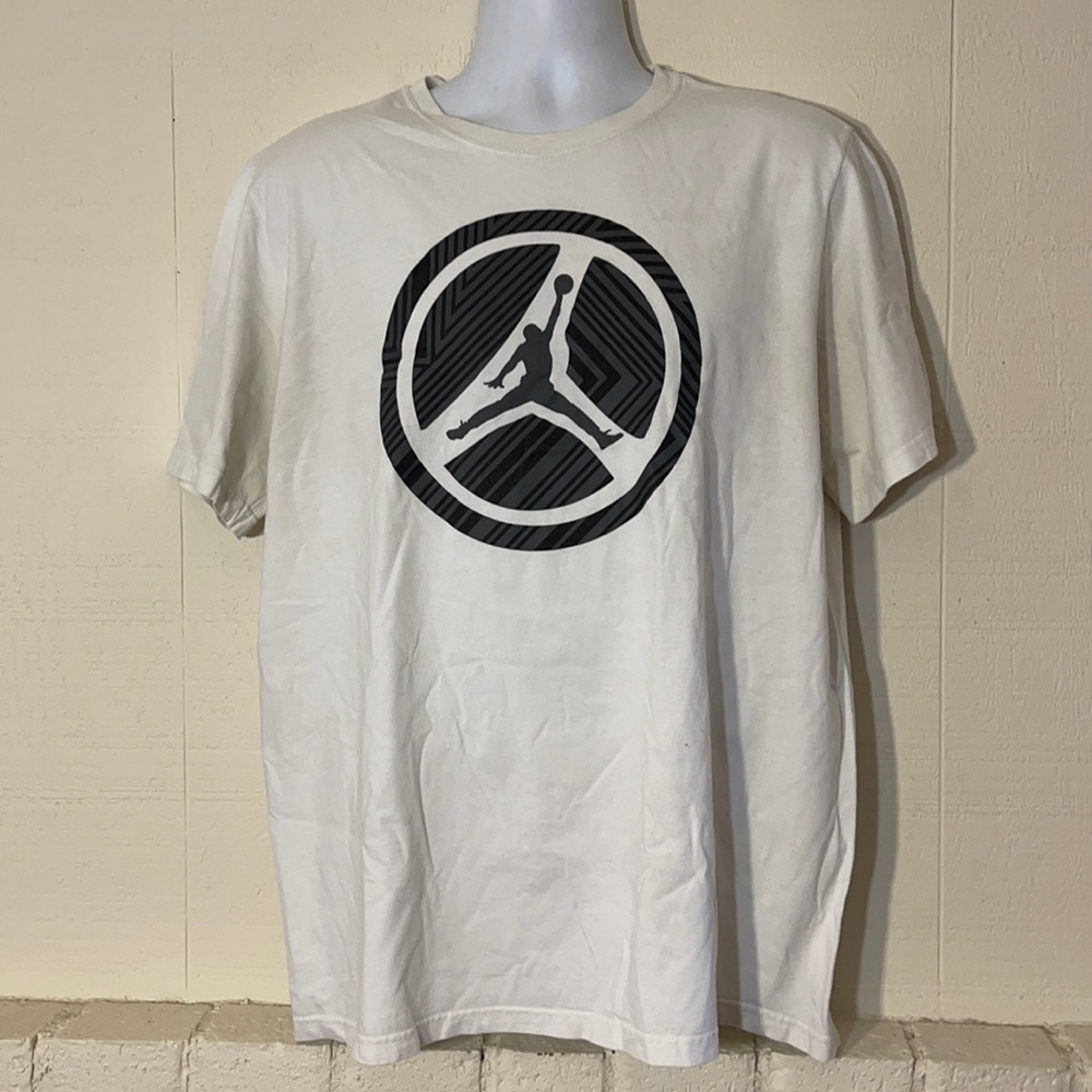 AIR JORDAN T-SHORT. WHITE EXTRA LARGE.